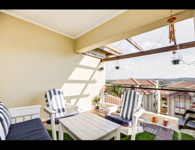 2 BEDROOM APARTMENT FOR SALE IN SUNNINGHILL
